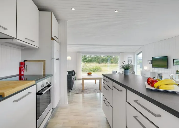 Thilde - 800m From The Sea By Interhome Nyaraló *